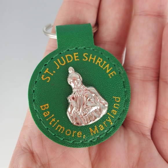 St. Jude Green Faux Smooth Leather Keychain - Picture 3 of 3